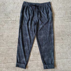 Lululemon Black and White Cuffed Jogger